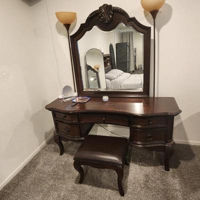 Vanity w/stool + mirror - $600

og pp $1,112.38