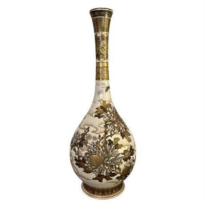 Lot 028-001 
19th C Satsuma Japanese Long Neck Bottle Vase, Chrysanthemum