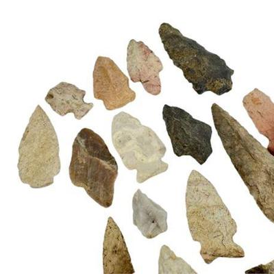 Lot 090-042  
Collection of Archaic Native American Stone Arrowheads