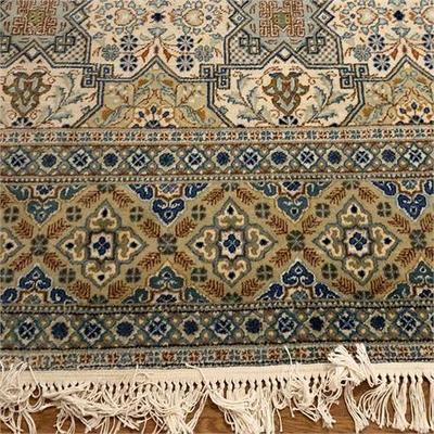 Lot 027   
Middle Eastern Tabriz Hand Woven Room Size Rug