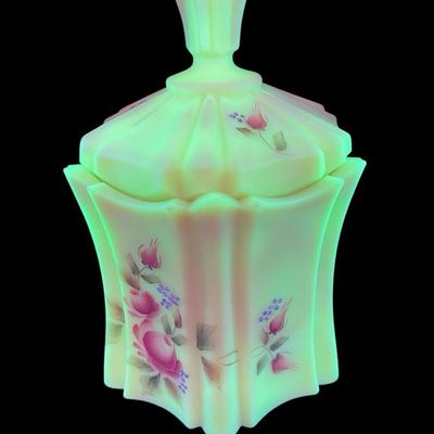 LS308 - Fenton Burmese Uranium Glass Vulcan Candy Box