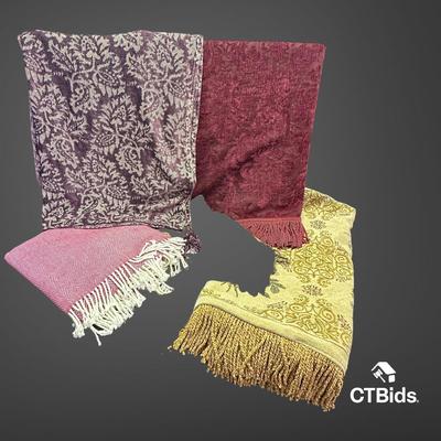 LS118 - Assorted Decorative Throws