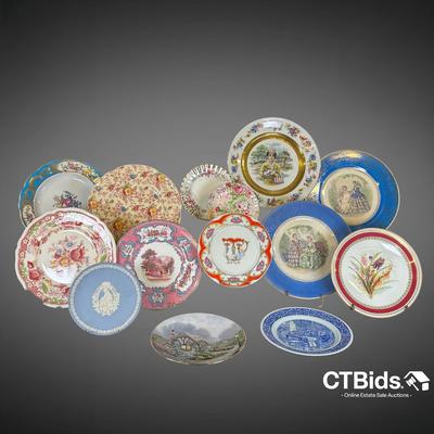 LS125 - Assorted Decorative and Collector Plates