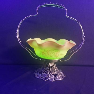 LS222 - Fenton Uranium Glass Bridal Bowl, Signed