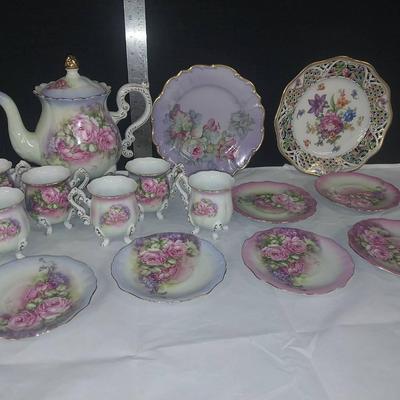LS206 - Hand-Painted Porcelain Tea by Victoria's Garden Tea Set with Floral Plates – 15 Pieces