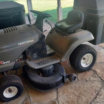 Sale Photo Thumbnail #71: Craftsman riding mower