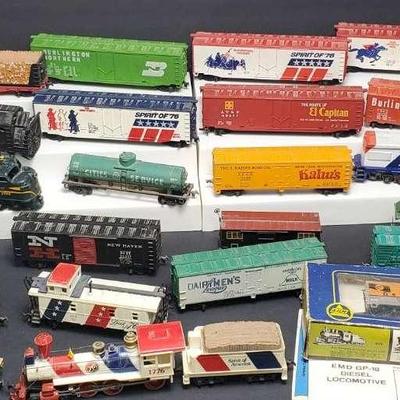 Vintage HO Scale Model Trains: Locomotives & Rail Cars - Mantua, Tyco, Rivarossi & More