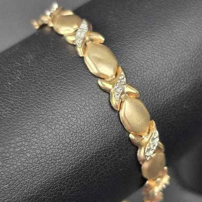 10K Gold & Diamond XO Bracelet - 6.75"