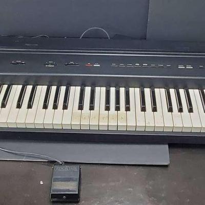 Roland ep-7II Digital Piano - 76 Keys - Works!