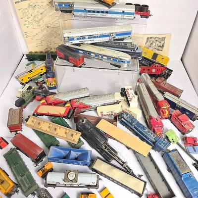 Vintage HO Scale Model Trains: Locomotives & Rail Cars - Mantua, Tyco, Athearn & More