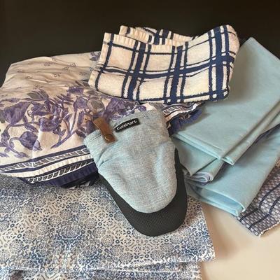 Blue Table Linens with Williams Sonoma and Pier 1