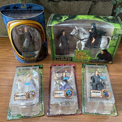 Vintage Lord Of The Rings Boxed Action Figures (5)