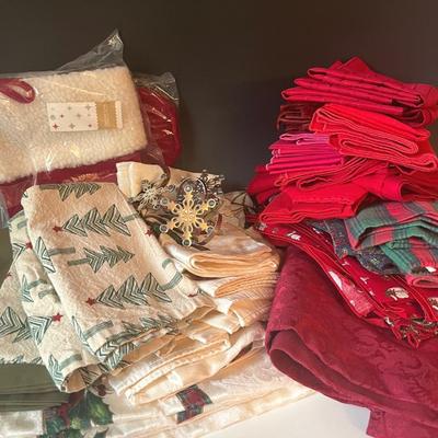 Christmas Table Linens