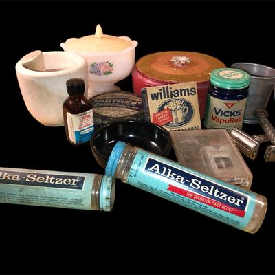Vintage Powder Room Essentials 