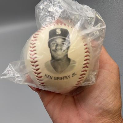 Ken Griffey Jr  -Chevron Superstar Series Collection 1994