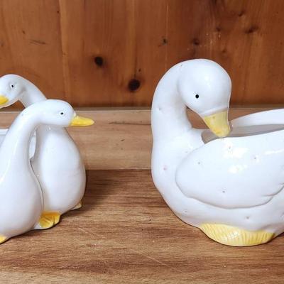 Swan Planters