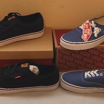 Pair Of Authentic Navy Blue Van's Size 11 & Porter Black Levi's Size 11