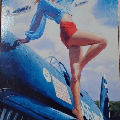 Pin-up Perfection : Glamorous Calendar Cuties Through The Ages