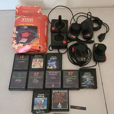 Arcade Action from the 80's - Atari Console, Controllers And Games