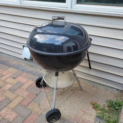 Sale Photo Thumbnail #164: Charcoal BBQ 