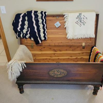 Sale Photo Thumbnail #39: Cedar Chest 