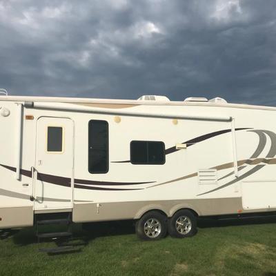 Sale Photo Thumbnail #146: 2009 31ft challenger 5th wheel