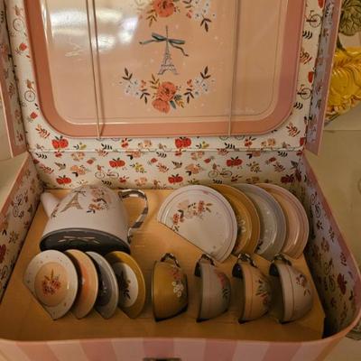 Sale Photo Thumbnail #54: Childs set