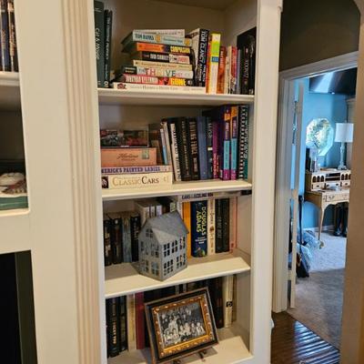 Sale Photo Thumbnail #24: Books