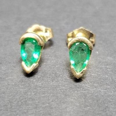 14K Gold Emerald Stud Earrings