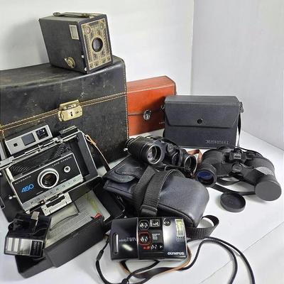 Vintage Cameras & Binoculars – Polaroid 450, Bushnell, Tasco, Olympus, Brownie, Original Cases