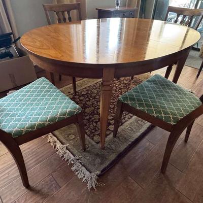 Vintage Oval Table With Four Chairs