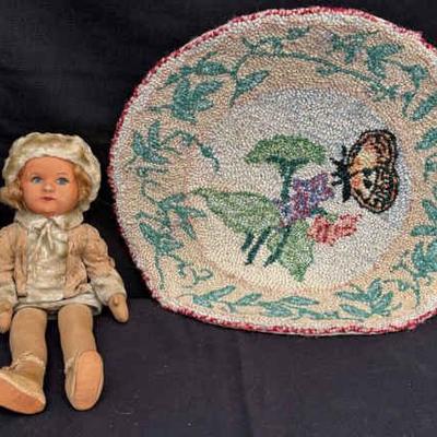 Ct373 vintage doll and hooked rug