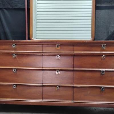 Ct343 dresser with mirror