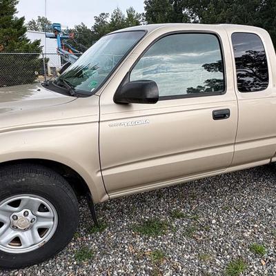 2004 Toyota Tacoma SR5 Truck-Manual 4x2