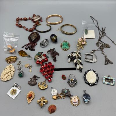 Vintage Costume And Ethnic Jewelry 