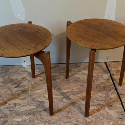 2 Mid-Century Modern Small Side Tables