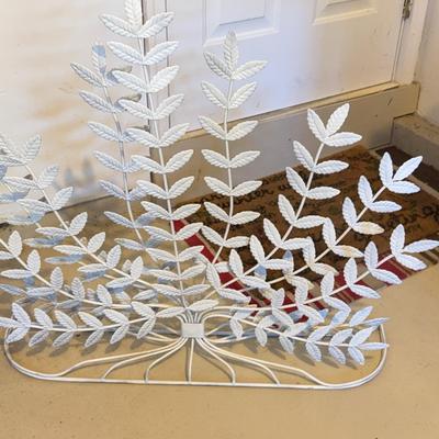 Metal Leaf Decorative Piece
