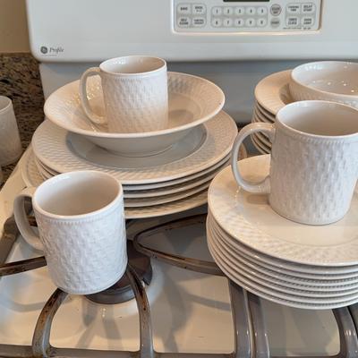 Pfaltzgraff Weave Pattern Dishes