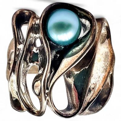 Sale Photo Thumbnail #178: Abstract Silver Ring w/ Blue Pearl