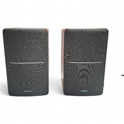 Sale Photo Thumbnail #126: Edifier R1280T Powered Bookshelf Speakers