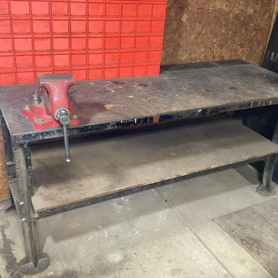Metal Work Table With Vice 