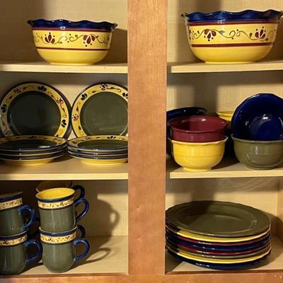 “Home & Garden Party” Stoneware Dish Set