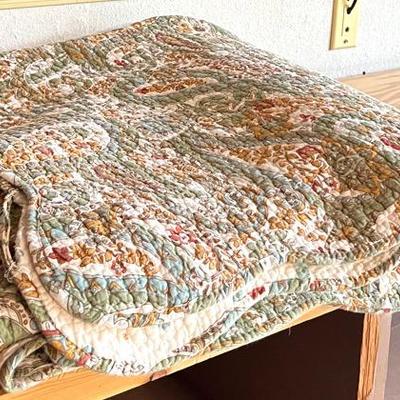 Paisley Patterned Quilt 