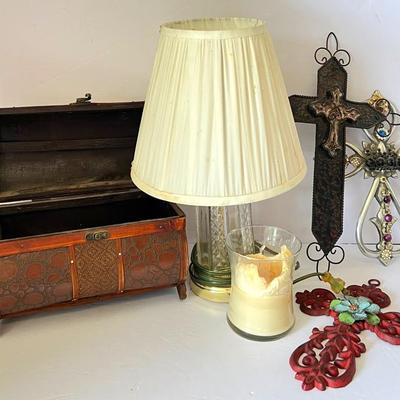 Vintage Crystal Clear Lamp & Decor