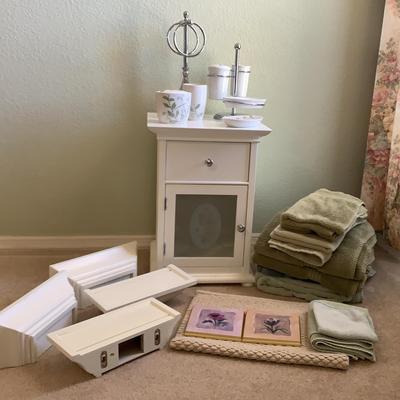 Towels, Shelves & Bathroom Accessories 