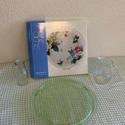 Uranium Serving Dish And Pitcher With More