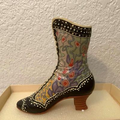 Just The Right Shoe “the Empress”,”Deco Boot” And More Collectible Figurines