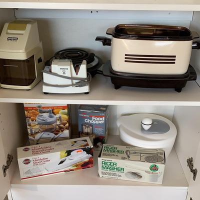 Ice Crusher, Food Chopper And Other Kitchen Items