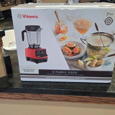 Sale Photo Thumbnail #4: New Vitemix lists for $379 retail...big Discount 