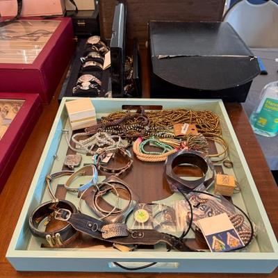 Sale Photo Thumbnail #138